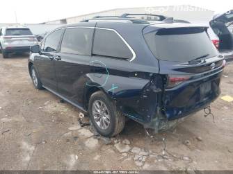 Toyota Sienna IV 2.5hyb AT 4WD