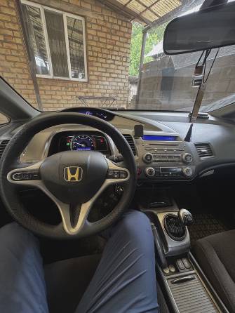 Honda Civic VIII 1.8 MT