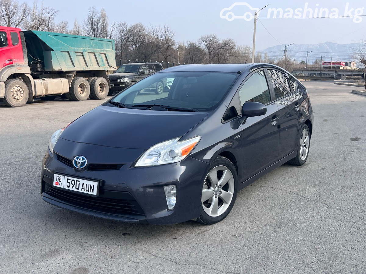 Открыть фото Toyota Prius III Рестайлинг (XW30) 1.8hyb AT