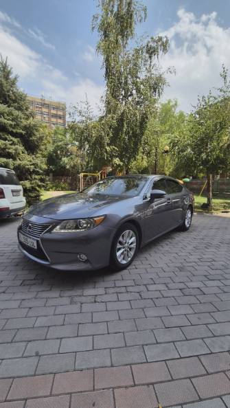Lexus ES VI 300h 2.5hyb CVT