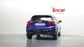Infiniti Q30 2.0 AMT