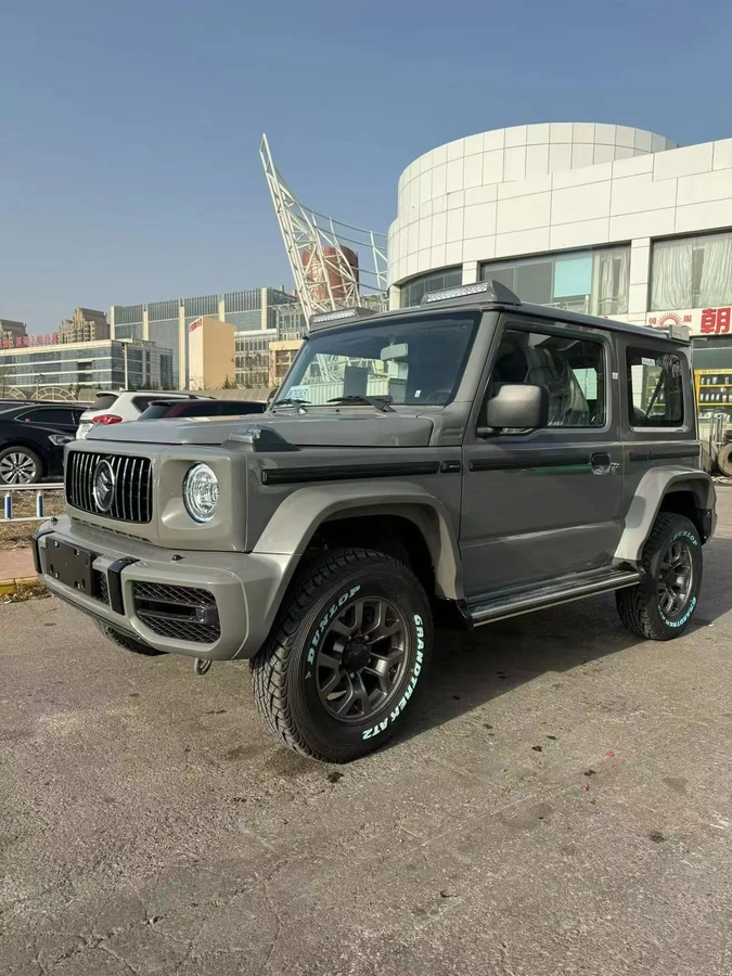 Открыть фото Suzuki Jimny IV 1.5 AT 4WD