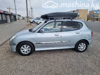Daihatsu Storia 1.3 MT
