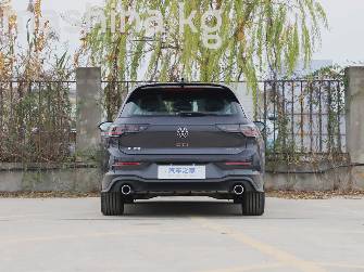 Volkswagen Golf GTI VIII 2.0 MT