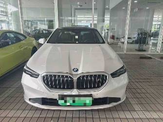 BMW i5 eDrive35L Electro AT
