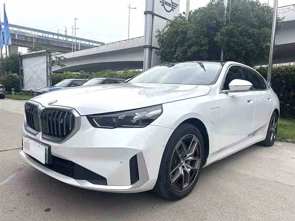 Открыть фото BMW i5 eDrive35L Electro AT