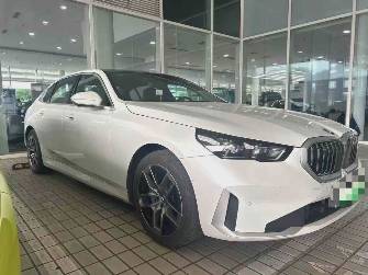 BMW i5 eDrive35L Electro AT