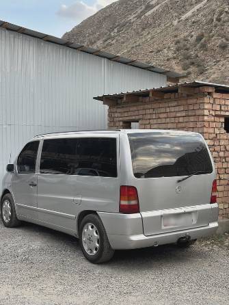 Mercedes-Benz Vito I (W638) 110 CDI L1 2.2d MT