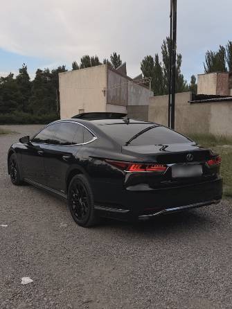 Lexus LS V 500h 3.5hyb AT 4WD