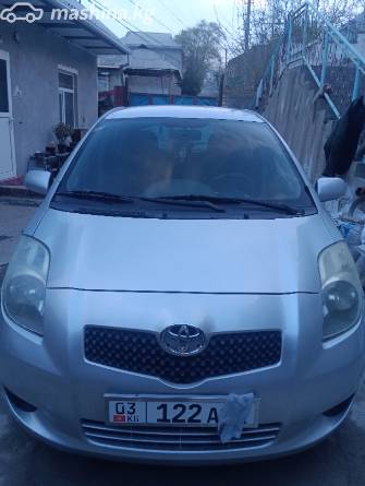 Toyota Yaris II Рестайлинг 1.3 MT
