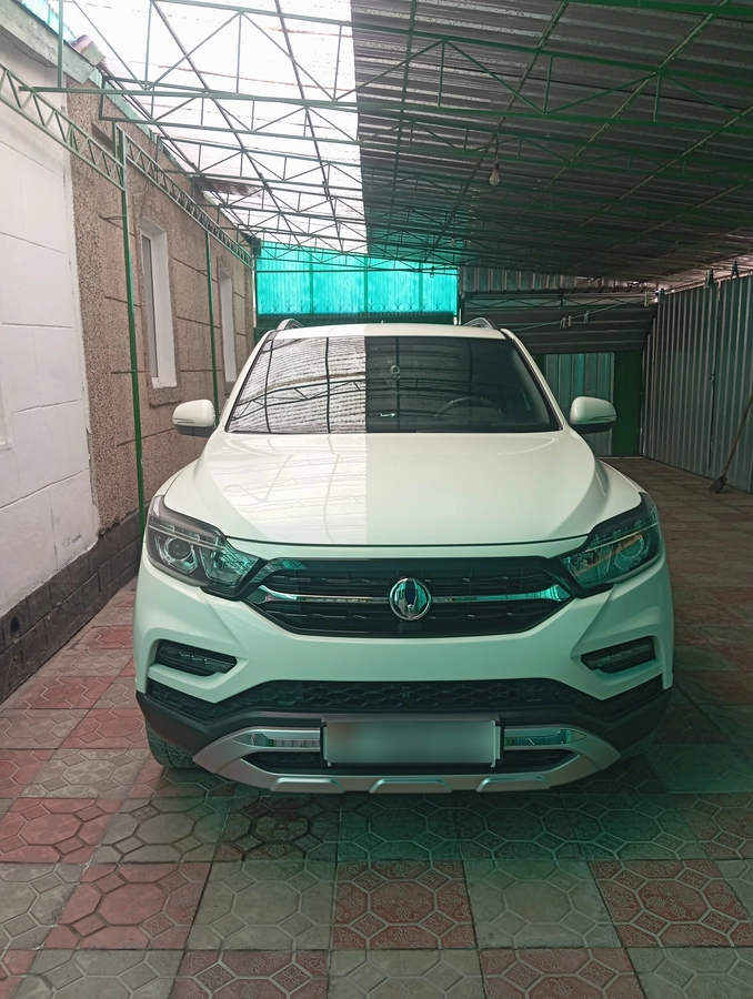 Открыть фото SsangYong Rexton Sports I 2.2d AT 4WD