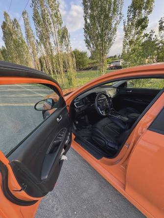 Kia K5 II 2.0 AT