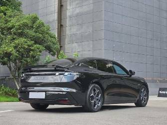 Lynk & Co Z10 95 kWh Electro AT