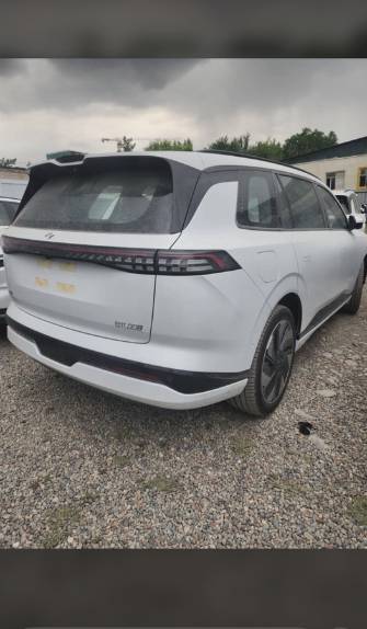 Dongfeng eπ 008 82.28 kWh 1.5hyb AT 4WD