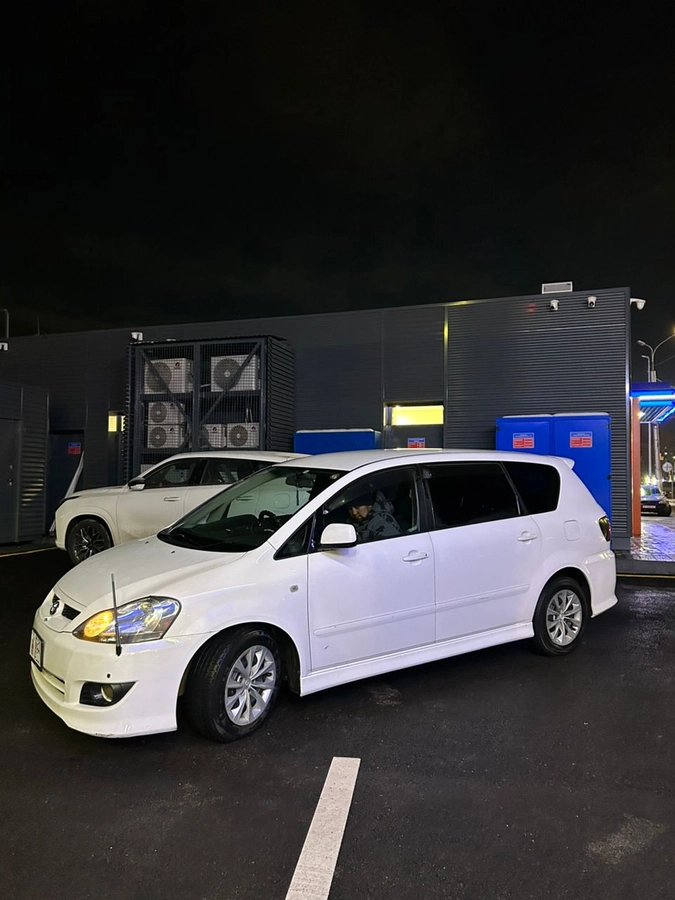 Toyota Ipsum II (M20) Рестайлинг 2.4 AT