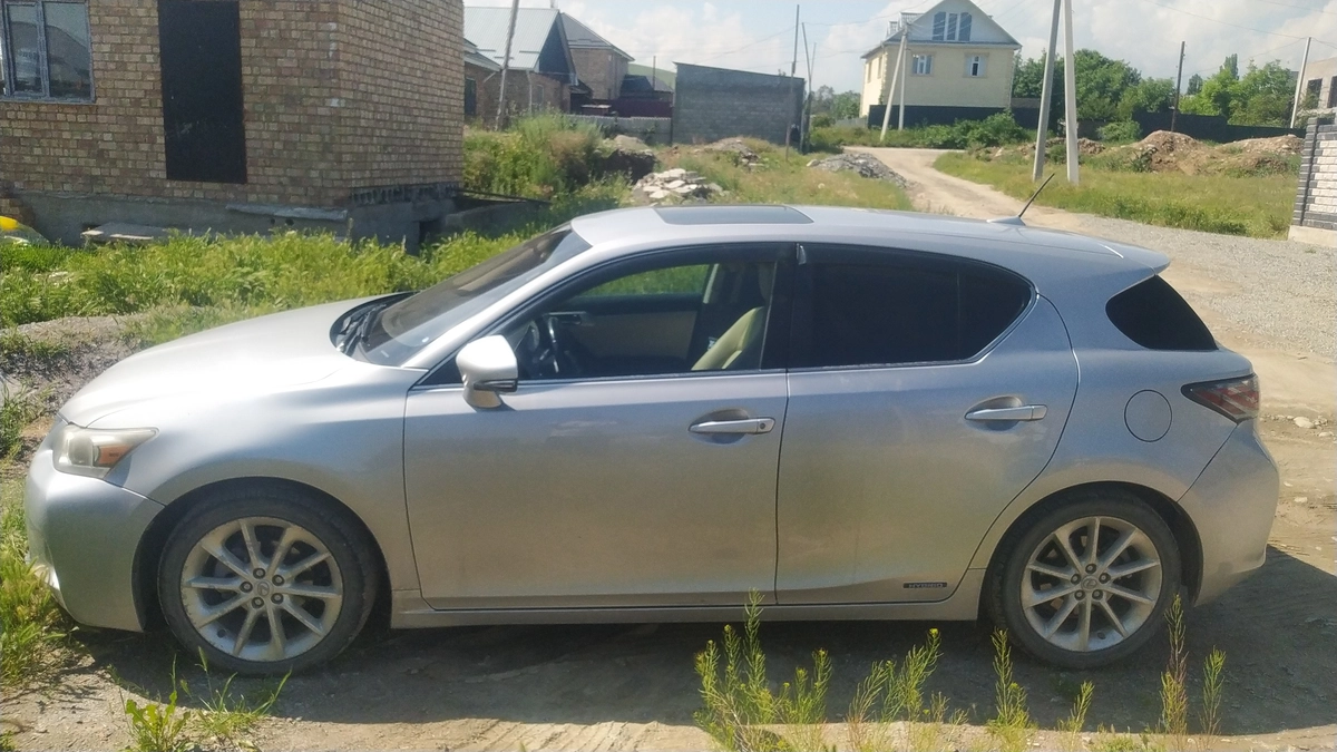 Открыть фото Lexus CT I 200h 1.8hyb CVT