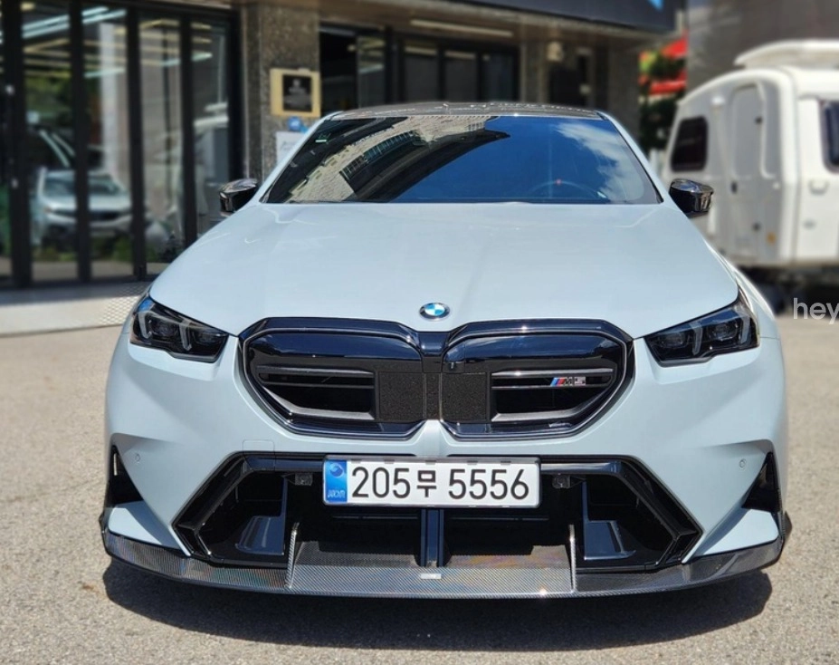 BMW M5 VII (G90) 4.4hyb AT 4WD