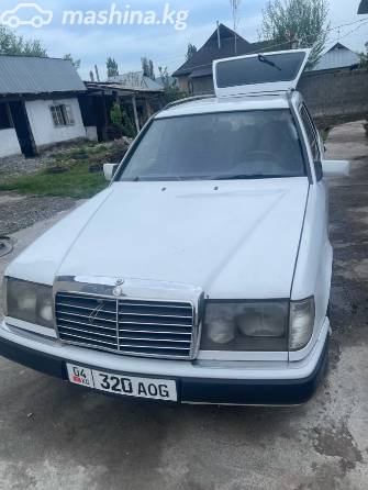 Mercedes-Benz W124 260 2.6 MT 4WD