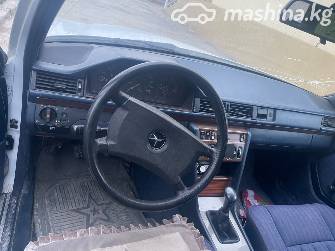 Mercedes-Benz W124 260 2.6 MT 4WD