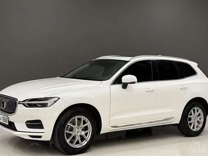 Volvo XC60 II 2.0 AT