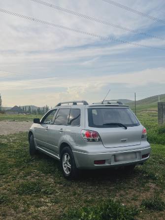 Mitsubishi Outlander I 2.0 AT