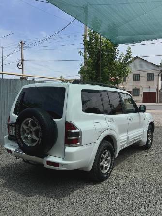 Mitsubishi Montero III 3.5 AT 4WD