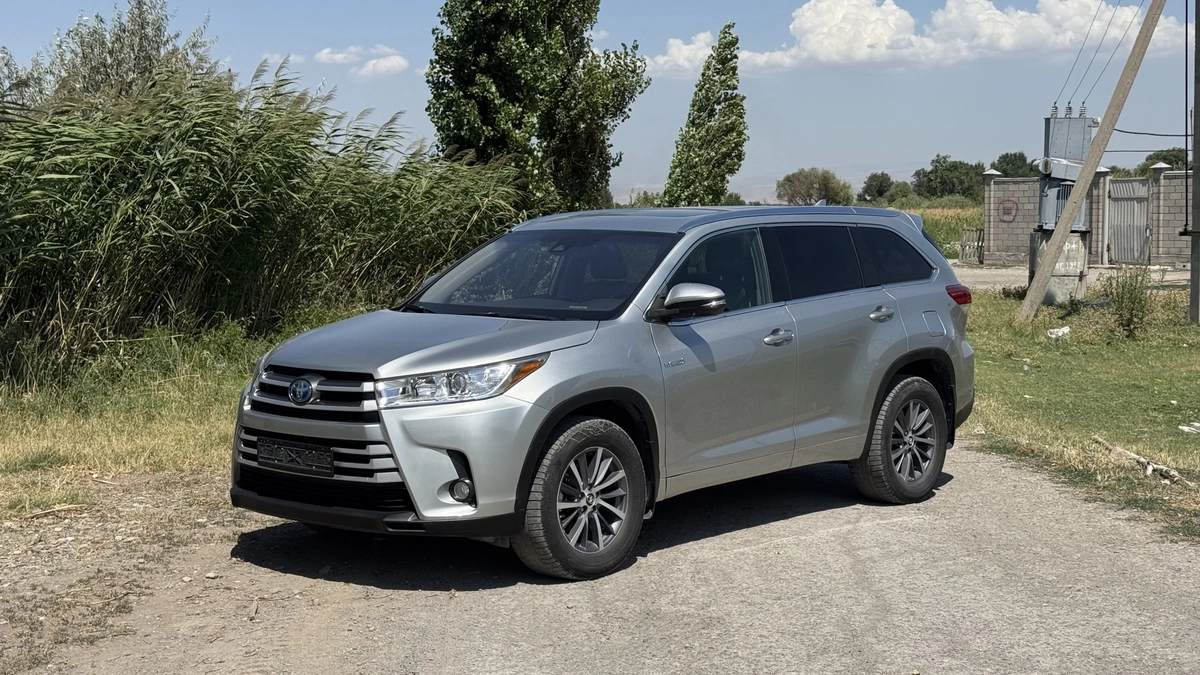 Открыть фото Toyota Highlander III (U50) Рестайлинг 3.5hyb CVT 4WD
