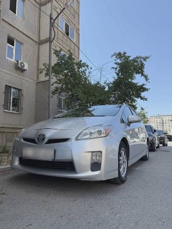 Toyota Prius III (XW30) 1.8hyb AT