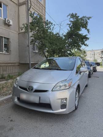 Toyota Prius III (XW30) 1.8hyb AT