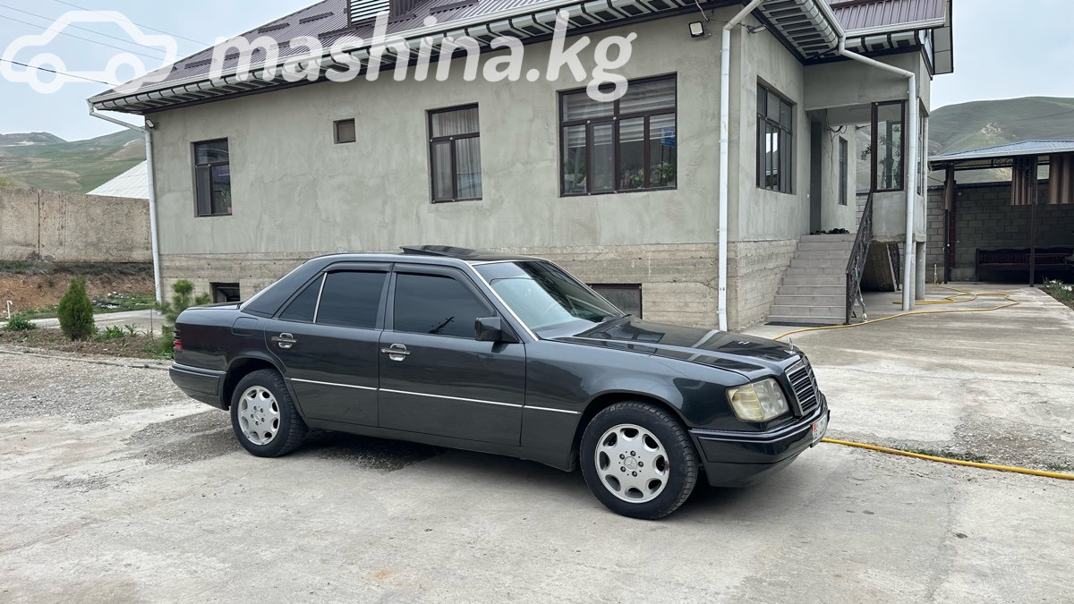 Mercedes-Benz W124 220 2.2 MT
