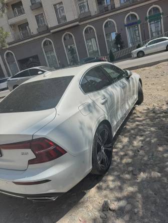 Volvo S60 II Рестайлинг 2.5 AT 4WD