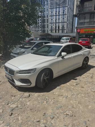 Volvo S60 II Рестайлинг 2.5 AT 4WD