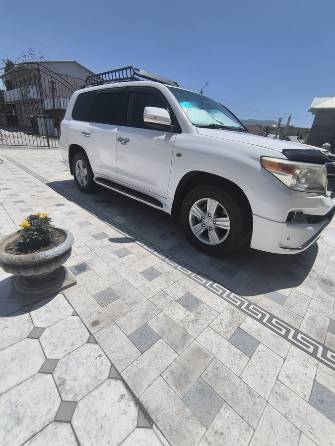 Toyota Land Cruiser 200 Series 4.7 AT 4WD