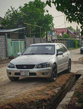Lexus IS I 300 3.0 AT