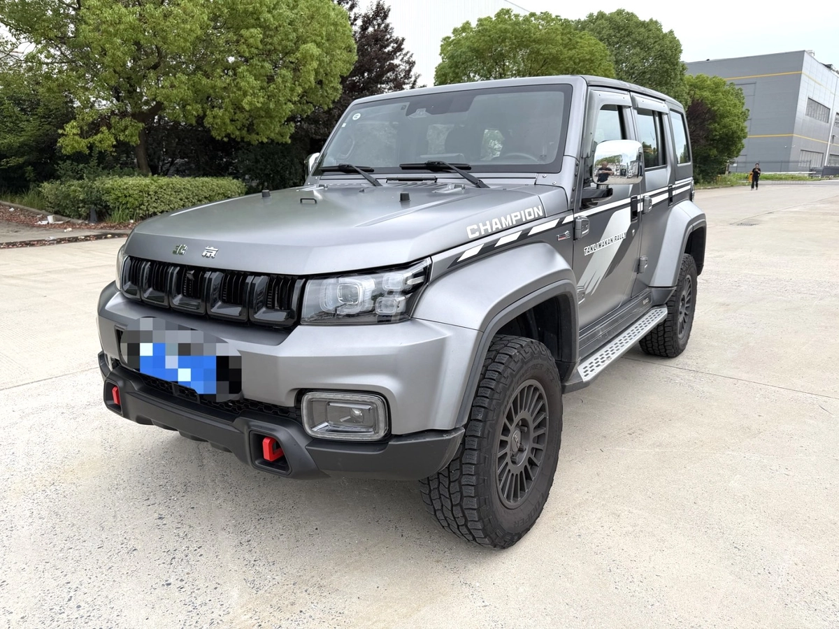Открыть фото BAIC BJ40 I Рестайлинг 2.0 AT 4WD