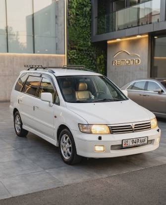 Mitsubishi Space Wagon III 2.4 AT