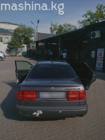 Volkswagen Passat B4 1.8 MT