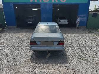 Mercedes-Benz W124 230 2.3 MT