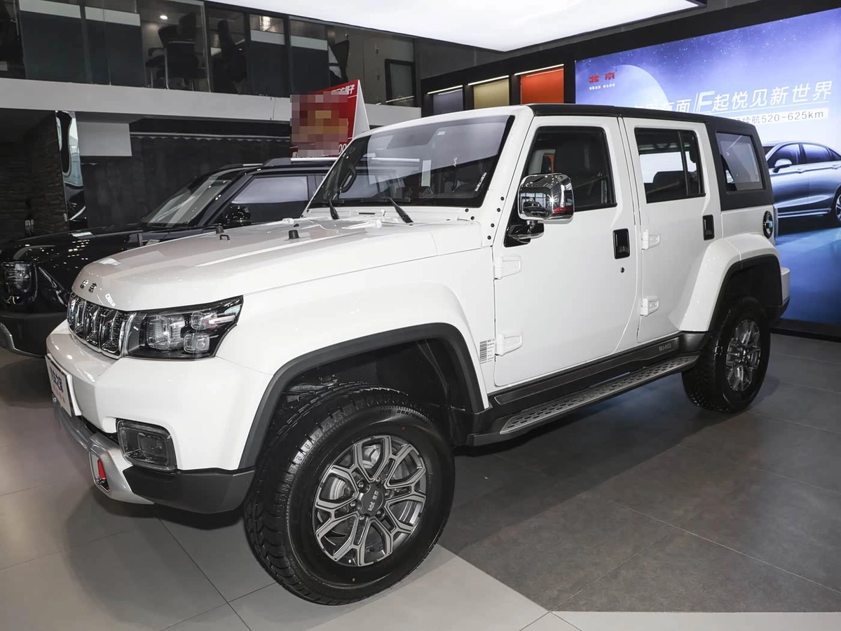 Открыть фото BAIC BJ40 I Рестайлинг 2.0 AT 4WD