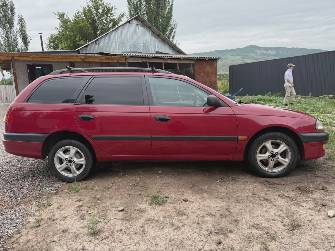 Toyota Avensis I 1.6 MT