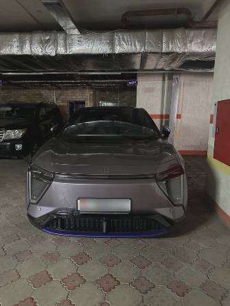 HiPhi Y 76.6 kWh Electro AT