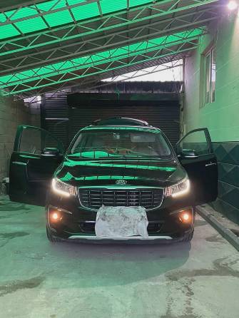 Kia Carnival III 2.2d AT
