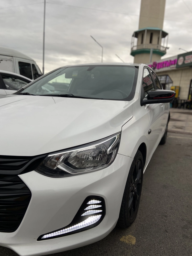 Открыть фото Chevrolet Onix II 1.0 AT