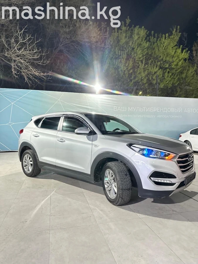 Открыть фото Hyundai Tucson III 2.0d AT 4WD