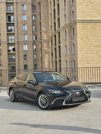 Lexus ES VII Рестайлинг 300h 2.5hyb CVT