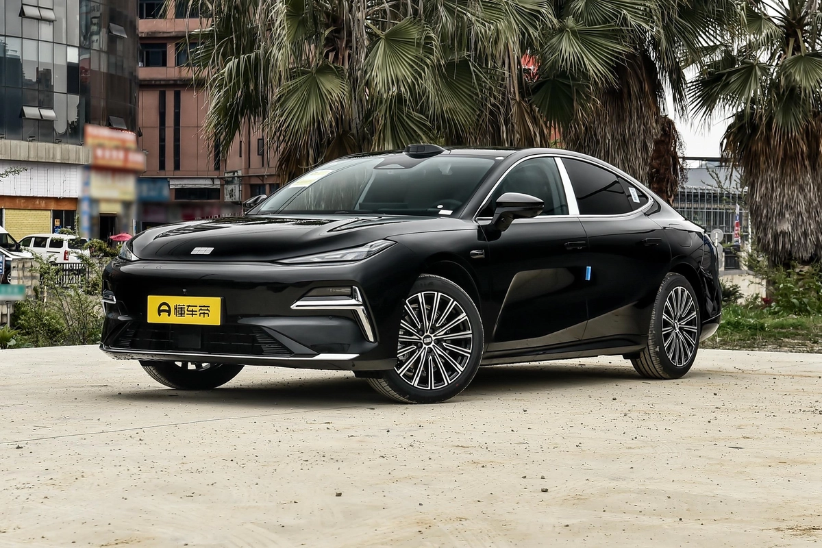 Geely Galaxy E8 665 Electro AT