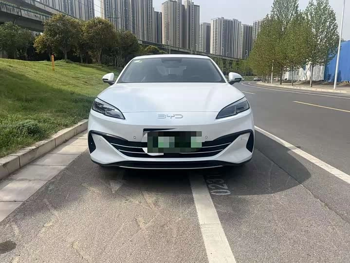 Открыть фото BYD Seal 06 1.5hyb CVT