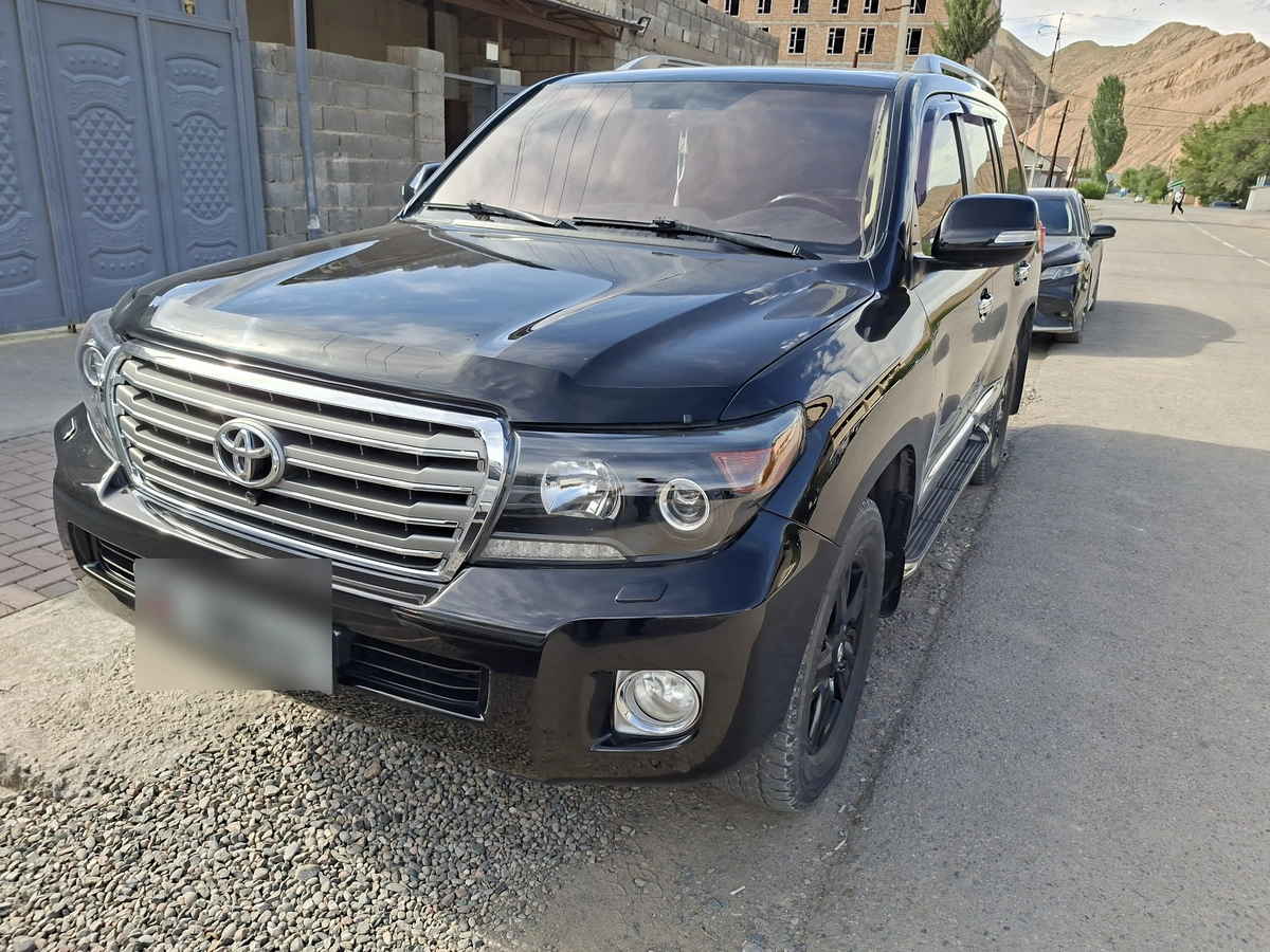 Toyota Land Cruiser 200 Series Рестайлинг 1 4.6 AT 4WD