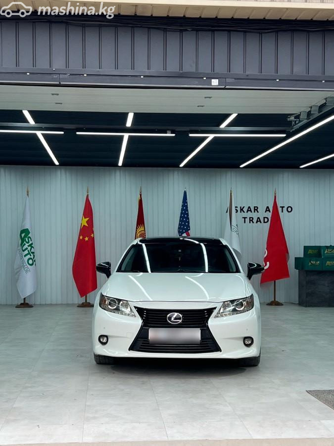 Открыть фото Lexus ES VI 300h 2.5hyb CVT