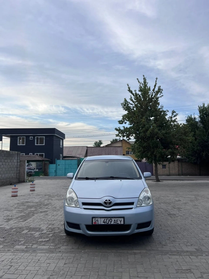 Toyota Corolla Verso I Рестайлинг 1.8 AT